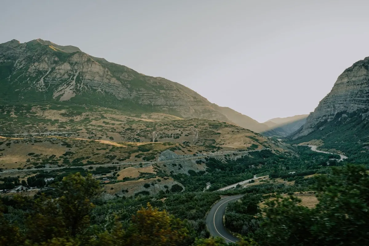 Debounce a JavaScript function and return a promise